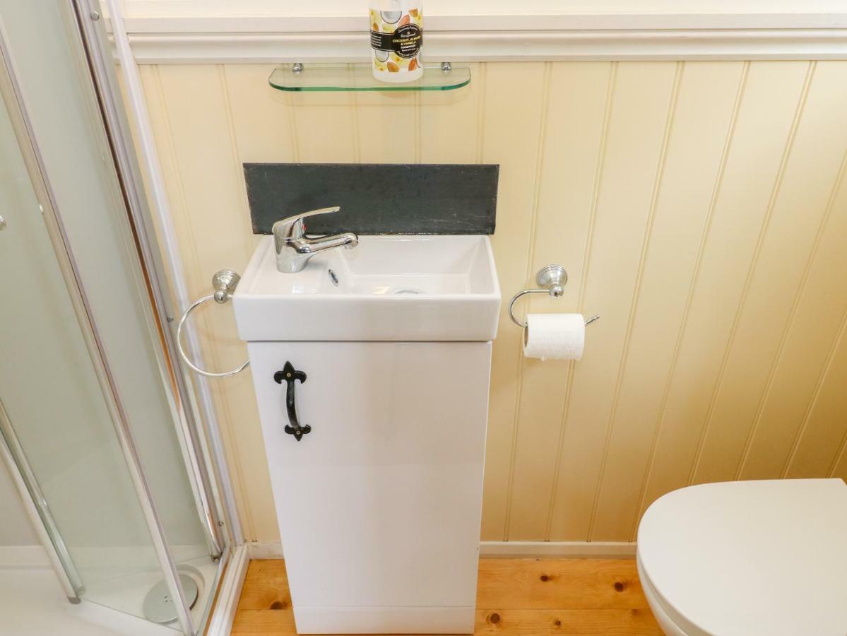 Shepherds Hut - The Crook * Milford Haven